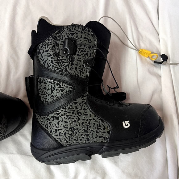 Burton Snowboard Boots Size 7 - Picture 7 of 16